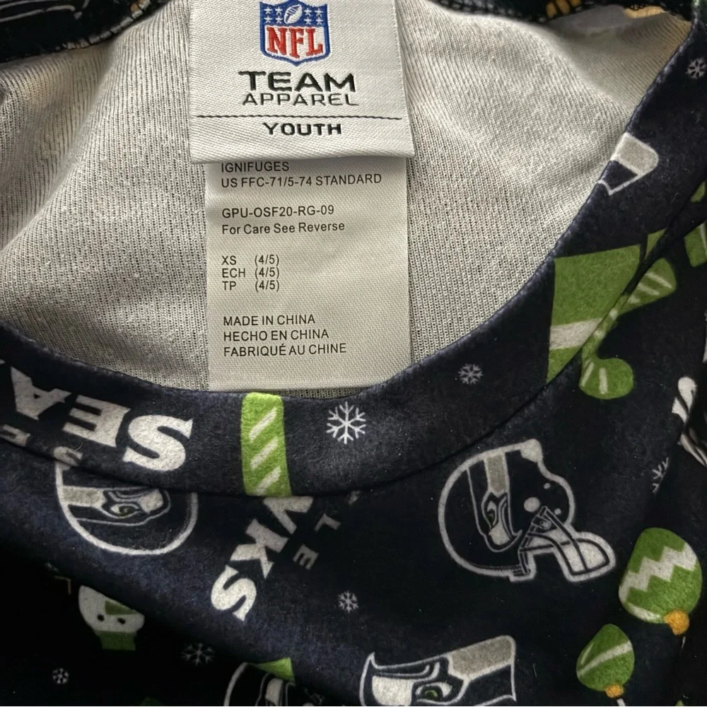 Seattle Seahawks 12th Man NFL Christmas Flannel Unisex Pajama Set Youth XS 4/5